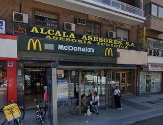 Local comercial en alquiler en Pueblo Nuevo en Madrid