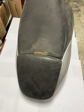 Cofre con sillín Derbi Predator