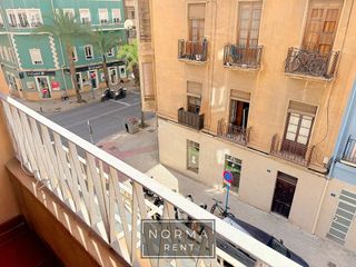Piso en alquiler en Mercado en Alicante