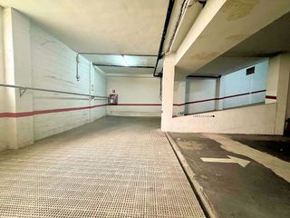 Garaje en venta en Moscardó en Madrid