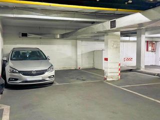 Garaje en venta en Moscardó en Madrid