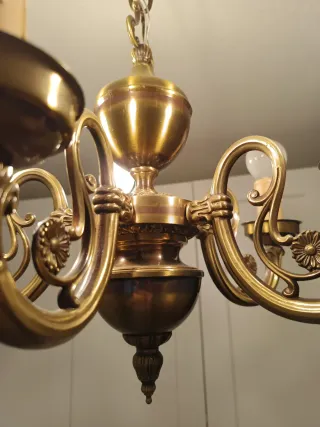 Lámpara de bronce estilo clásico