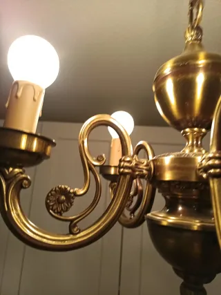 Lámpara de bronce estilo clásico