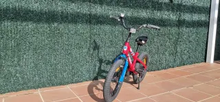 Bicicleta infantil roja It's Magical