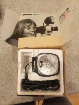 Cámara Yashica, Proyector Bolex y Foco Sylvania