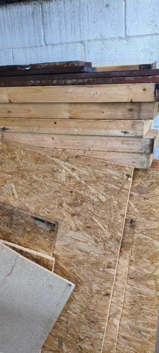 Lote vigas madera + tableros OSB