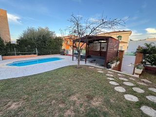 Chalet en venta en Parque de la Bombilla-Pla de Rascanya en Llíria