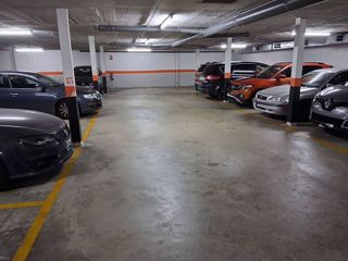 Garaje en venta en Ca n'Aurell en Terrassa