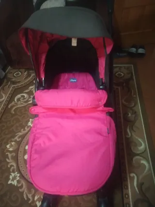 Silla de paseo para bebé color rosa