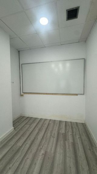 Local comercial en alquiler en Pajaritos - Plaza de Toros en Granada