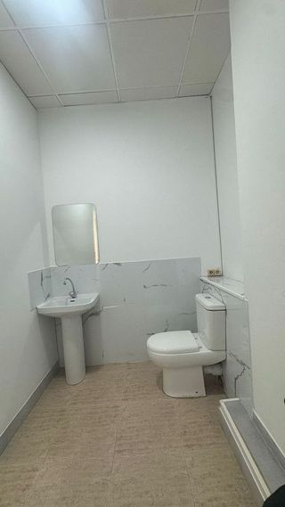 Local comercial en alquiler en Pajaritos - Plaza de Toros en Granada