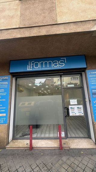 Local comercial en alquiler en Pajaritos - Plaza de Toros en Granada