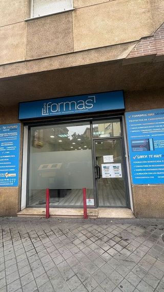 Local comercial en alquiler en Pajaritos - Plaza de Toros en Granada