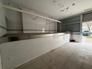 Local comercial en venta en Adurtza - Aretxabaleta en Vitoria-Gasteiz
