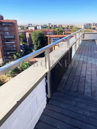 Oficina en alquiler en Tres Olivos - Valverde en Madrid