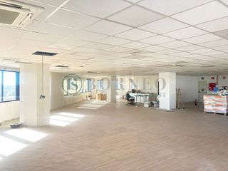 Oficina en alquiler en Tres Olivos - Valverde en Madrid