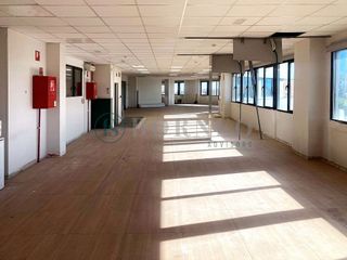 Oficina en alquiler en Tres Olivos - Valverde en Madrid