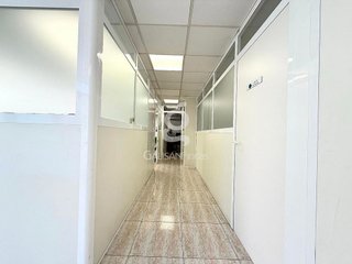 Oficina en venta en Almeda - El Corte Inglés en Cornellà de Llobregat