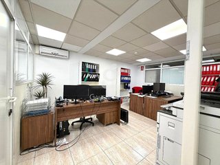 Oficina en venta en Almeda - El Corte Inglés en Cornellà de Llobregat
