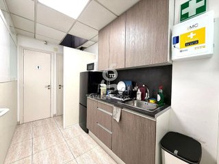Oficina en venta en Almeda - El Corte Inglés en Cornellà de Llobregat