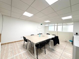 Oficina en venta en Almeda - El Corte Inglés en Cornellà de Llobregat