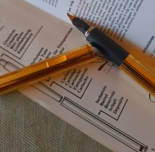 AURORA HASTIL ORO.  PLUMA ESTILOGRAFICA ITALIANA