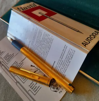 AURORA HASTIL ORO.  PLUMA ESTILOGRAFICA ITALIANA