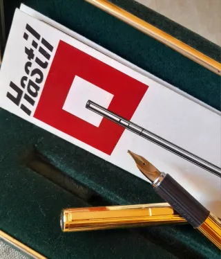 AURORA HASTIL ORO.  PLUMA ESTILOGRAFICA ITALIANA