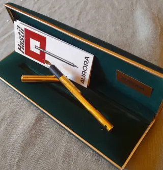 AURORA HASTIL ORO.  PLUMA ESTILOGRAFICA ITALIANA