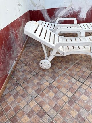 Tumbonas de plástico blancas (2 unidades)