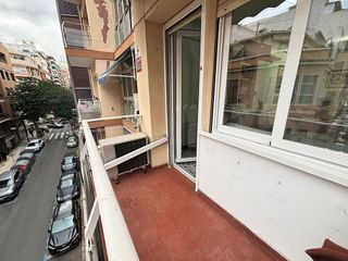 Piso en alquiler en Mercado en Alicante