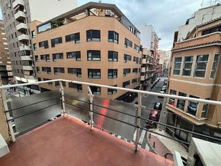 Piso en alquiler en Mercado en Alicante