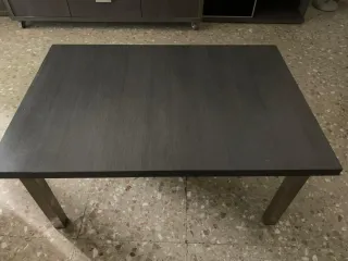 Mueble de comedor completo gris con mesa y sillas