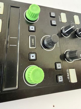 Controlador DJ Traktor Kontrol X1