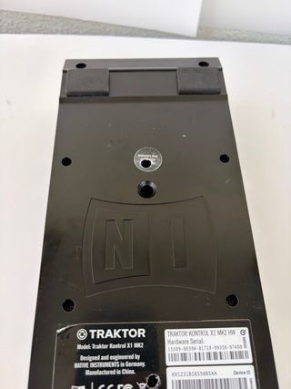 Controlador DJ Traktor Kontrol X1