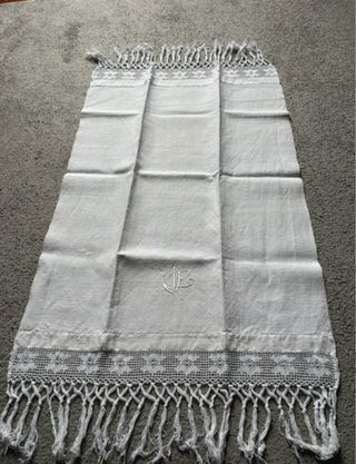 Asciugamano antico ricamato a mano