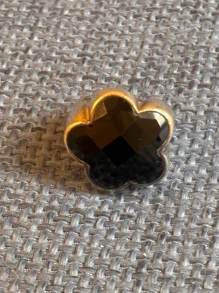 Anillo Flor Negra y plateado de TOUS