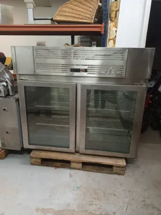 Vinoteca mural acero inoxidable