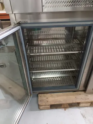 Vinoteca mural acero inoxidable