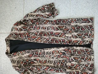 Chaqueta Blazers, con estampado serpiente