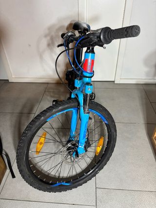 Bicicleta CUBE 24 MTB Frenos Disco