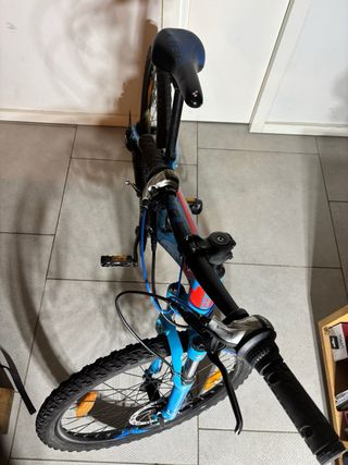 Bicicleta CUBE 24 MTB Frenos Disco