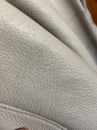 Chaquetón de piel beige