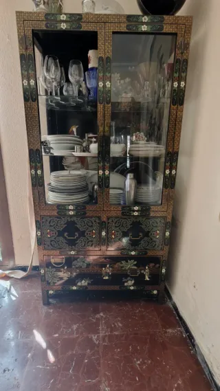 Mueble Aparador Oriental Madera y Cristal