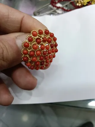 Anello oro con corallo rosso