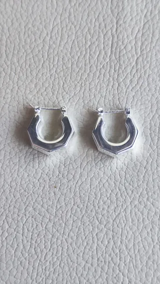 Pendientes de plata octogonales para chica nuevos.