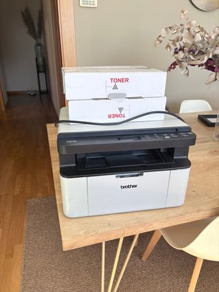 Impresora Brother DCP 1610W + 4 tóner