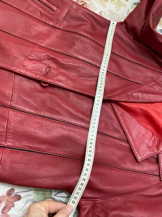 Abrigo de piel rojo primavera