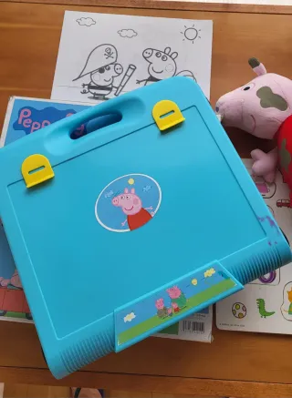 Lote Peppa Pig: Pupitre y Peluche