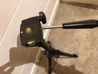 Trípode KÖNIG con funda